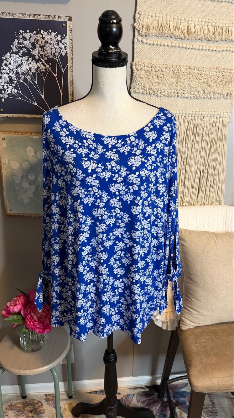 The Limited 3X Blue White Floral Tie Sleeve Blouse Plus Size Long Sleeve Top